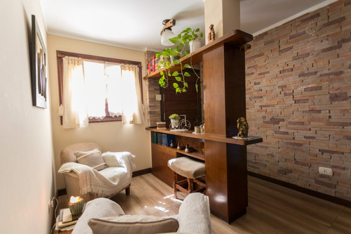 Chalet Cuatro Dormitorios Y Local Comercial En Esquina Retasado!