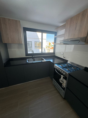 Venta De Muy Lindo Ph 4 Ambientes Con Terraza A Estrenar En Villa Devoto.