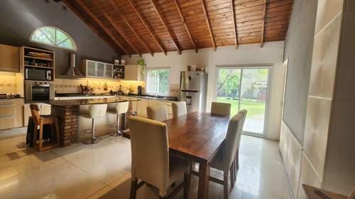 Casa 5 Ambientes - Venta. Tortuguitas. Jardín. Apto Crédito. Permuta.