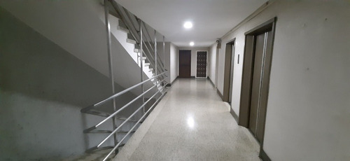Imagen 24 de 30 de Venta 1era Av. Palos Grandes 107 M2. 100.000
