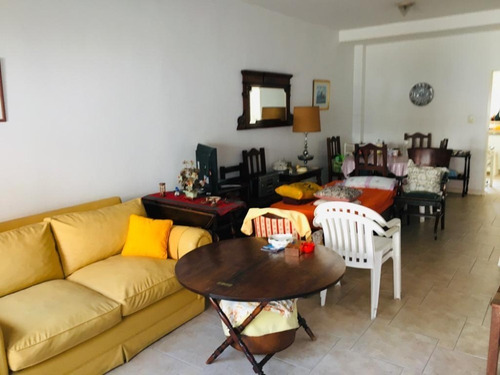 Oportunidad En Florida! Triplex Con Gran Jardin!