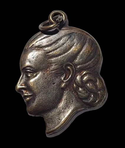 Medalla Sobre Relieve Eva Peron - Bronce - 36x25 Mm - 430