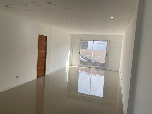Imagen 5 de 13 de Departamento En Venta En La Tablada