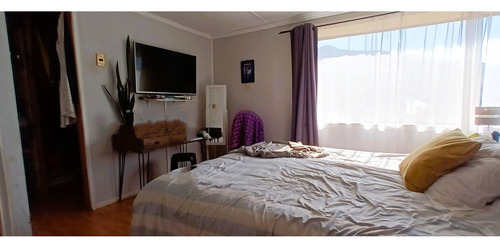 Parcela De 5.700 M2, Con Casa De 144 M2., En La Cruz.