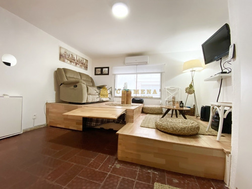 Venta Apartamento En Peninsula, Monoambiente Reciclado- Ref: 4232