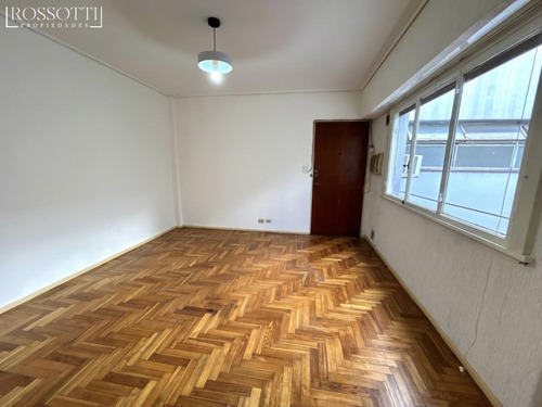 Muy Buen Departamento De 2 Ambientes Lateral