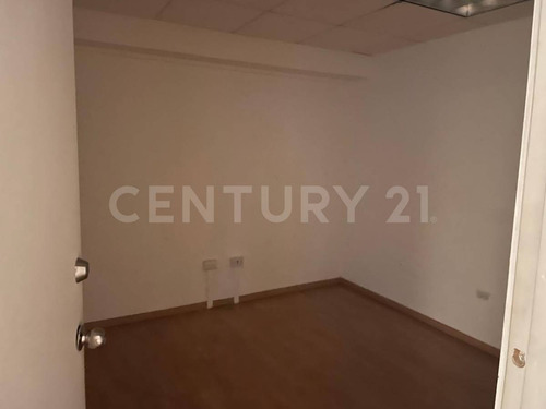 Local Comercial En Renta En Santa Barbara,san Pedro Garza Garcia,nuevo Leon