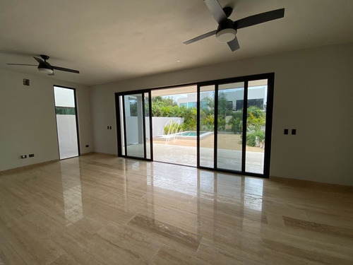 Imagen 6 de 24 de Casa En Venta En Lagos Del Sol, En Cancún