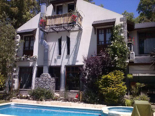 Casa En B° El Carmencito