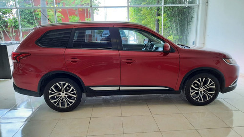 Imagen 4 de 13 de Mitsubishi Outlander 2016 Es