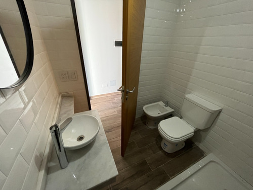 Imagen 26 de 30 de Duplex 3 Amb A Estrenar Con Patio Y Parrilla