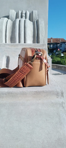 Bandolera Cartera De Cuero Promo Aguinaldo Junio Marrón Claro Lisa Oro Marrón Claro