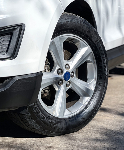 Ford Edge SE 4X2 ECOBOOTS AT 5P