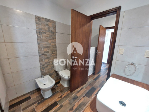 Casa En Venta A Estrenar En Punta Colorada, Piriápolis. Con Piscina, A 250 Metros De La Playa.