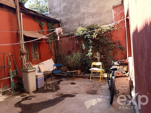 Casa En Venta De 8 Dorm.,a Los Pies Del Cerro San Cristóbal