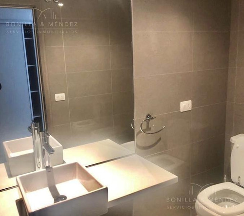 Onix, 3 Dormitorios, 2 Baños, Toilette