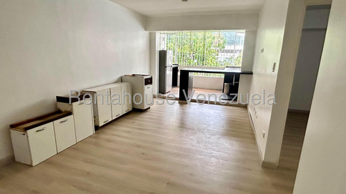Apartamento En Alquiler En La Campiña, Piso Bajo 55m², 2h, 1b, 2p, Mls #26-394 Un Ambiente Iluminado, Fresco Y Ventilado. Edf De Baja Densidad, Ideal Para Parejas O Solteros / Isabel Gómez