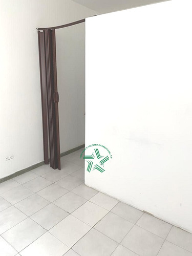 Imagen 10 de 12 de Vendo Oficina O Consultorio Sector Clinica Risaralda Pereira