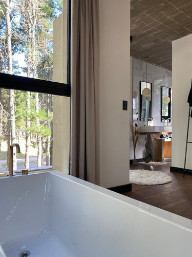 Casa En Alquiler En Bosque De Costa Esmeralda. Pinamar