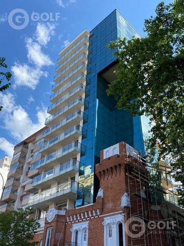 Alquilo Apartamento De 1 Dormitorio Con Terraza Al Frente, Garaje, Barbacoas, Punta Carretas