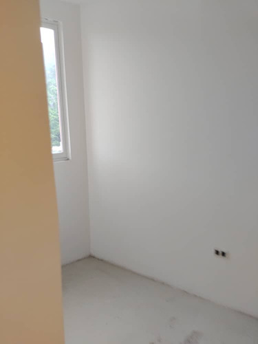 Imagen 9 de 27 de Maria Jose Castro Vende Apartamento En Urb. El Parral Res Bally Suites
