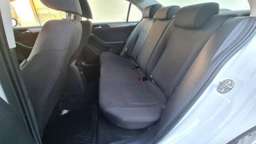 Imagen 17 de 18 de Volkswagen Vento 2.0 Advance Mt 2015