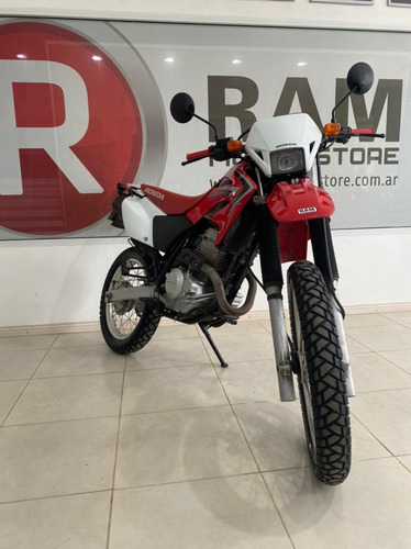 Imagen 2 de 17 de Honda Tornado Xr 250 Cc Año 2017