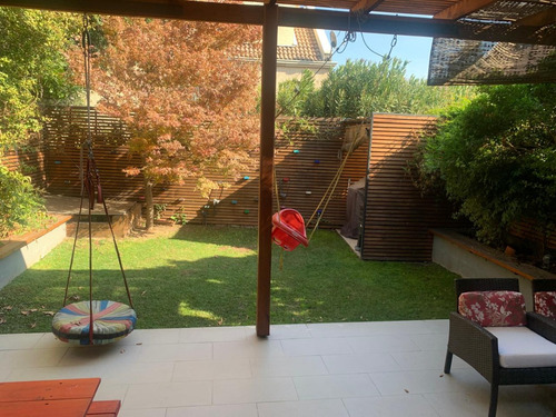 Casa Amoblada En Condominio Seguro - 6d 3b - Vitacura