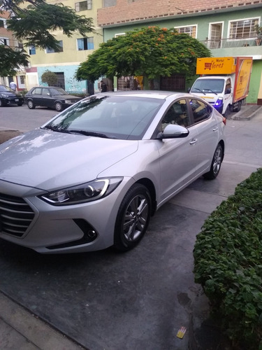 Hyundai Elantra Plata Metalizado