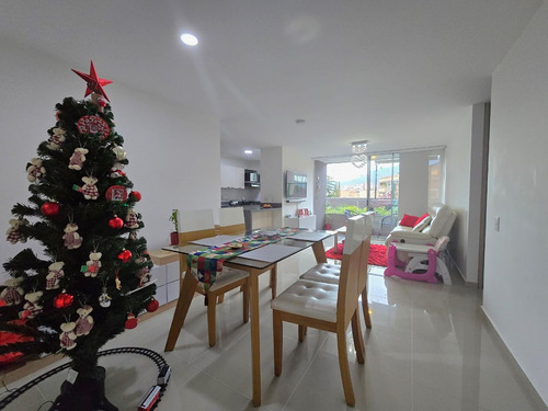Apartamento Con Ubicación Estratégica En Envigado, Sector Señorial