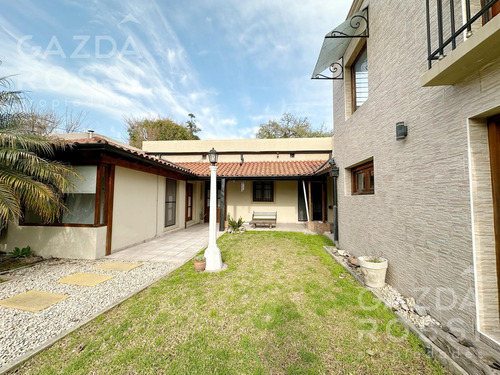 Casa Con Piscina En Monte Grande