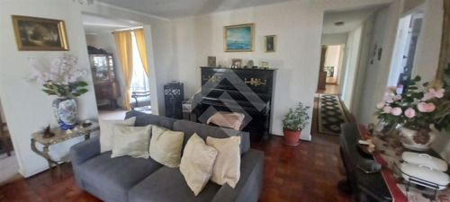 Casa En Venta De 4 Dorm. En Macul
