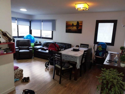 Apartamento Al Frente...a Mtrs De 18 De Julio !!