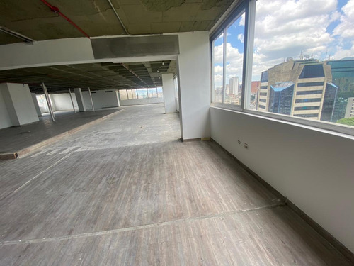 Espacio Abierto, Sin Tabiqueria Para Adaptarlo A Cualquier Proyecto. Alquiler De Oficina En La Emblematica Torre Easo De El Rosal-chacaito. 443 Mts. La Vista Es Maravillosa.