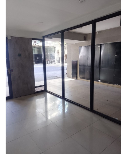 Cochera En Venta En Pb. En Barrio Abasto.