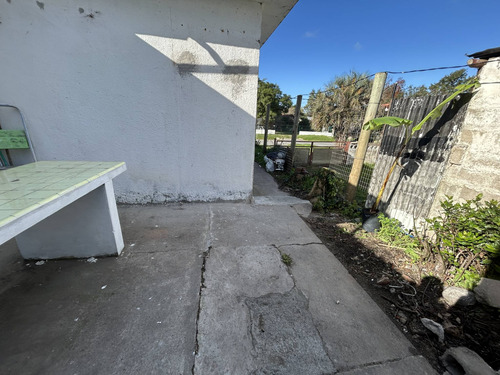 Alquiler De Casa En De Los Constituyentes ( Ex Calle 34) Monoambiente En Solymar