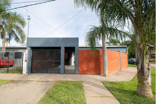 Venta Casa 3 Dorm Cochera Patio Y Pileta A Valle