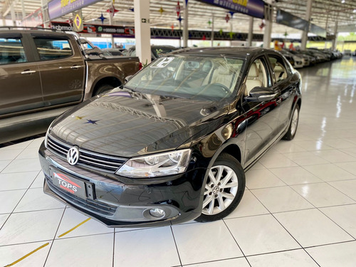 Volkswagen Jetta 2.0 Comfortline Flex 4p Automática