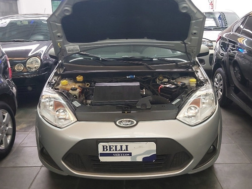 Imagem 8 de 11 de Ford Fiesta 1.0 Rocam Se 8v