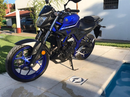 Moto Yamaha Mt03
