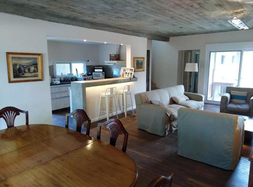 Casa - Parque Burnett. Impecable Y Completa!