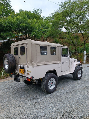 Imagen 5 de 19 de Toyota Land Cruiser 1983 4.2 Fj43