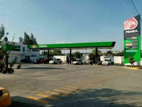 Imagen 4 de 6 de Venta De Local Con Gasolinera Funcionando