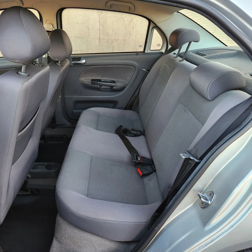Volkswagen Voyage 1.6 MI COMFORTLINE 8V FLEX 4P MANUAL