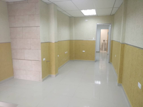 Imagen 15 de 23 de Local Para Clinica O Consultorios 04166467687 Am