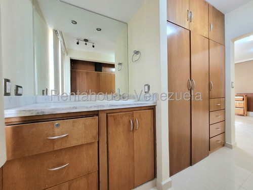 Casa (duplex) En Alquiler En Ciudad Roca, Lara // Cristina Raie // Asesor Inmobiliario
