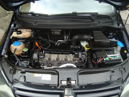 Volkswagen Fox 1.6 Vht I-motion Total Flex 5p