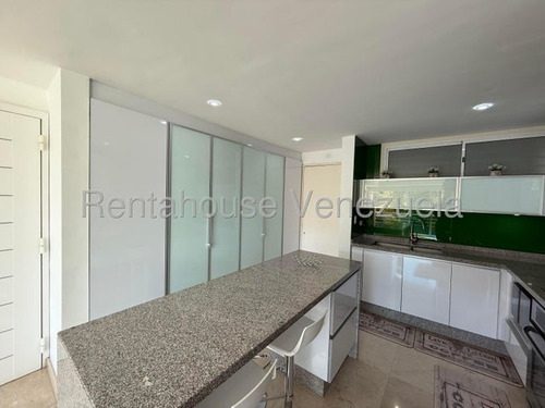 En Venta Espectacular Apartamento En Escampadero 25-17526 G
