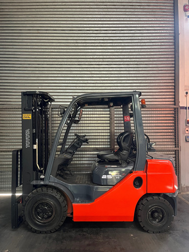 Autoelevador Toyota Fg25 Nafta / Glp
