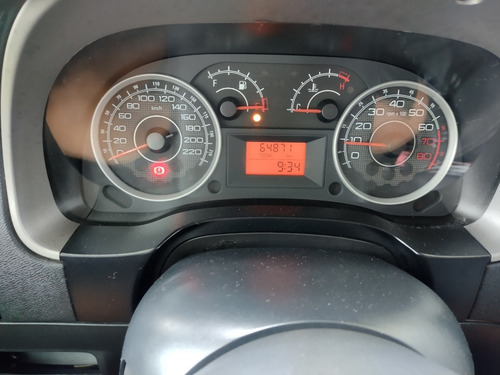 Imagem 9 de 15 de Fiat Idea 1.4 Attractive Flex 2015